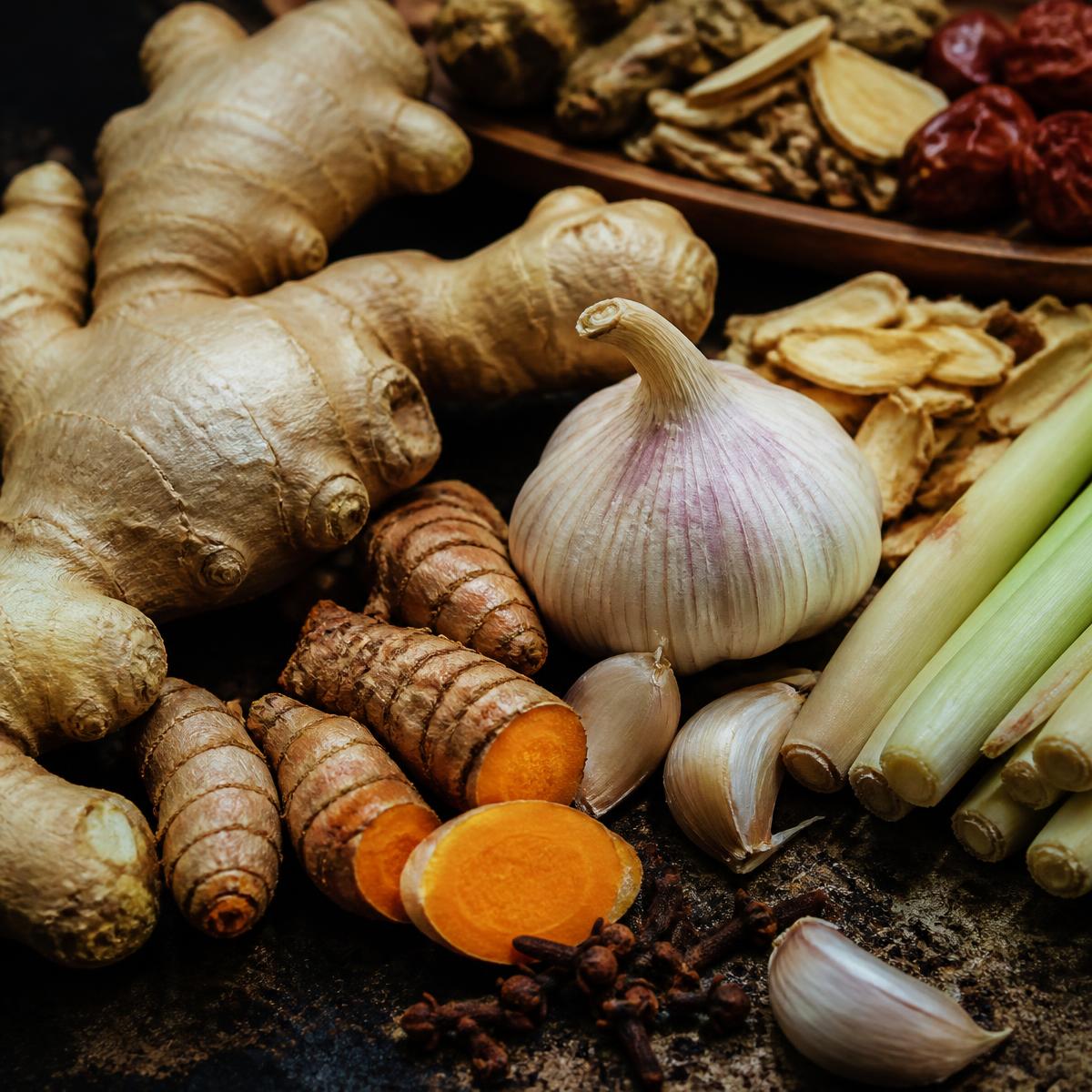 Fresh ginger, turmeric, garlic, cloves and lemongrass